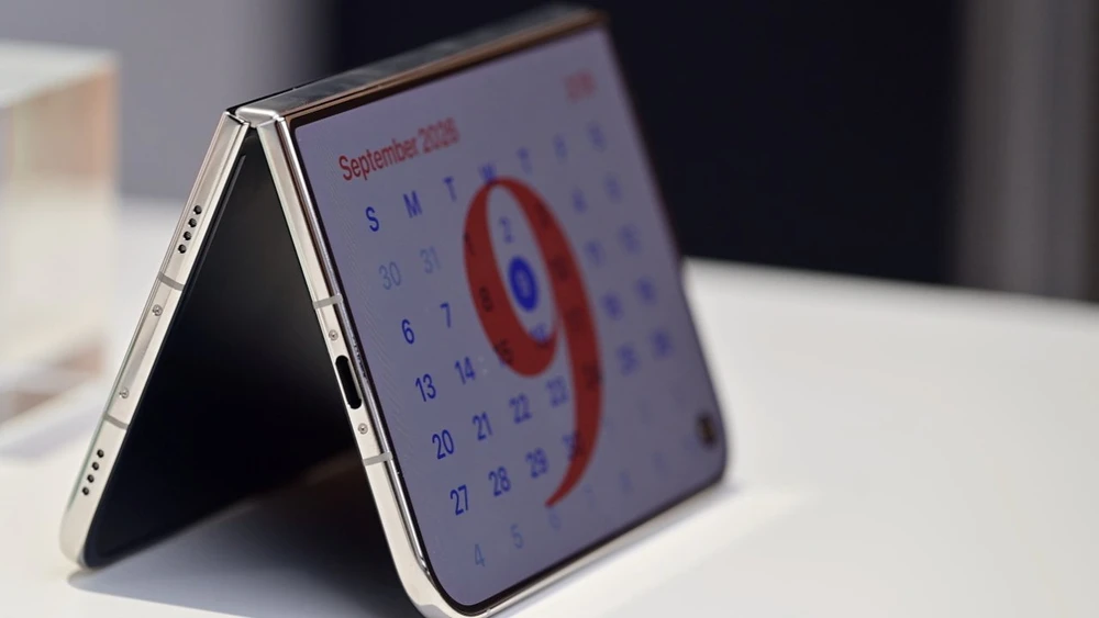 iPhone Duo có hiệu năng vượt mặt Galaxy Z Fold8?