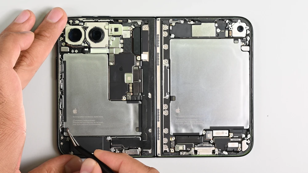 iPhone Duo có điểm sửa chữa cao nhất nhóm smartphone gập