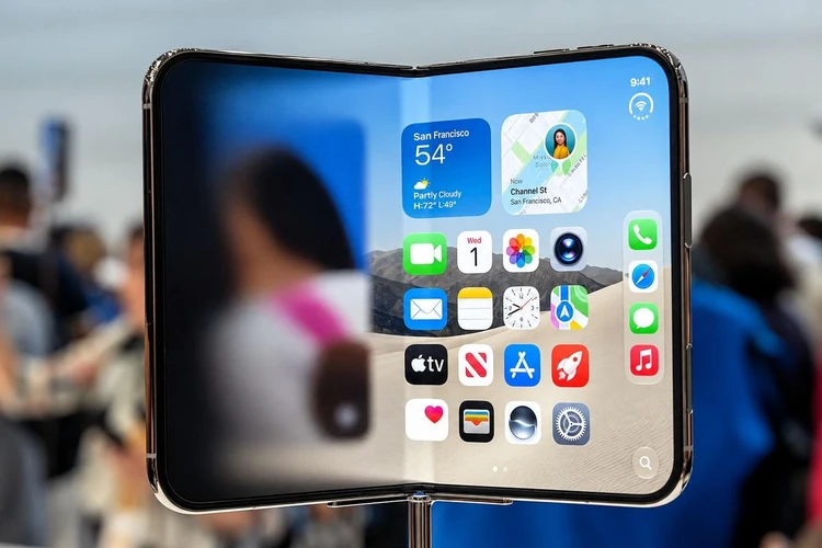 iPhone Duo vs Galaxy Z Fold 8: Màn so tốc độ cực căng!